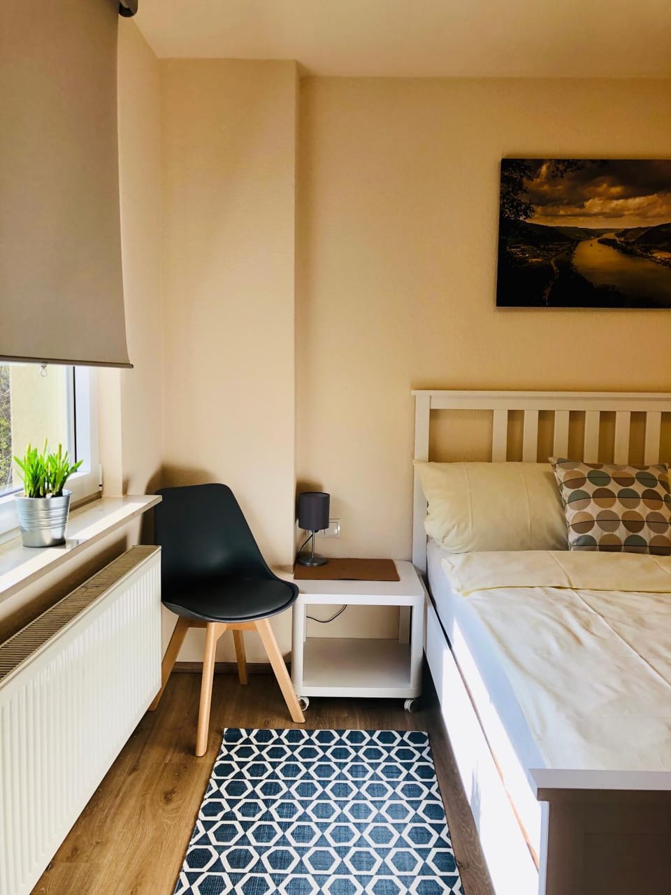 Photo of the whole room, Decorative detail