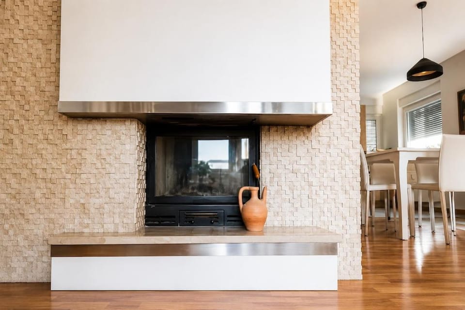 Elegant Apartment with Parking - 4 Bedrooms Apartment in Europe