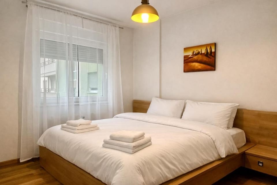 Elegant Apartment with Parking - 4 Bedrooms Apartment in Europe