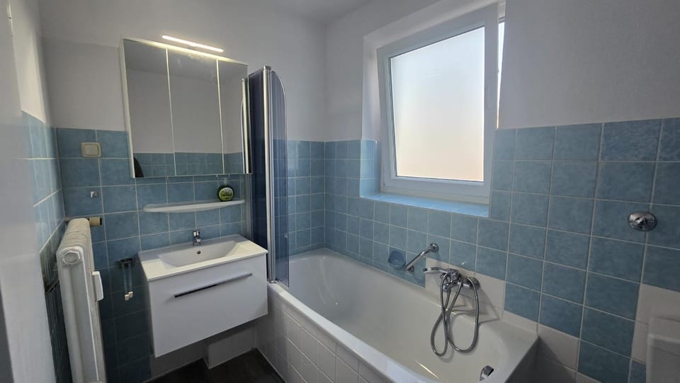 Bathroom, Bath