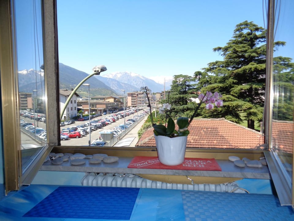 Alloggio azzurro CIR Alloggio Turistico VDA Aosta 0099 Apartment in Aosta