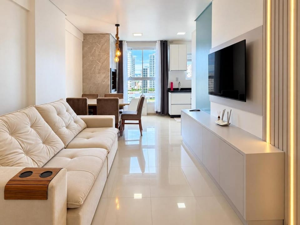 Apto novo com vista mar em Meia Praia Apartment in Porto Belo