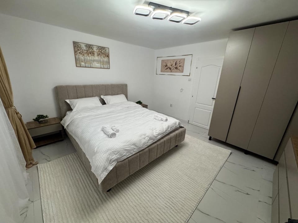 Bed, Photo of the whole room, Bedroom, wardrobe