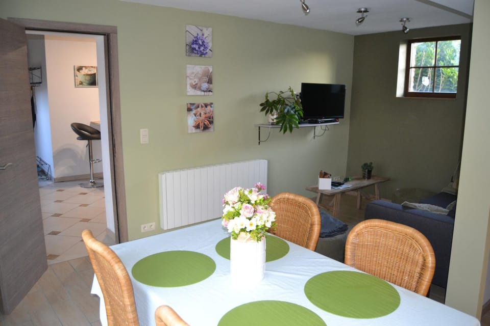 TV and multimedia, Dining area