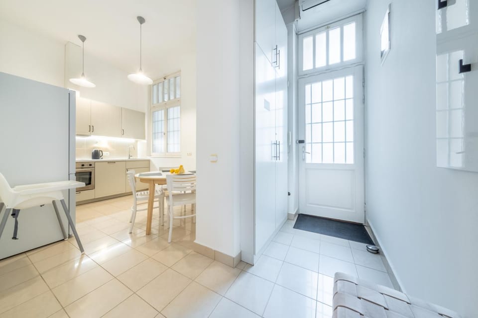 Kitchen or kitchenette, kitchen