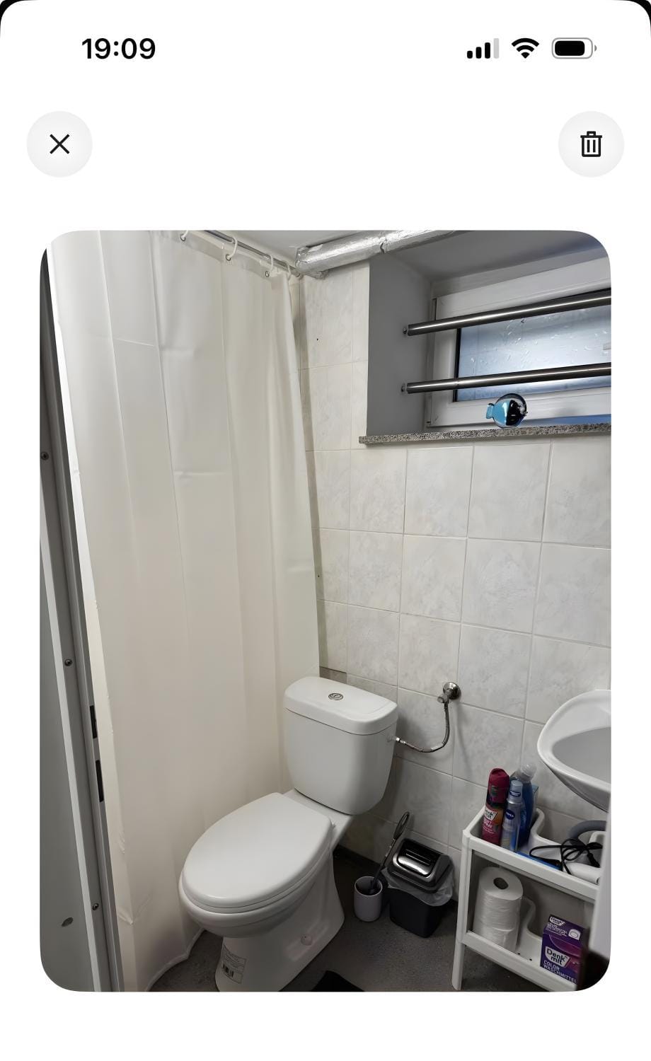 Bathroom, Living room