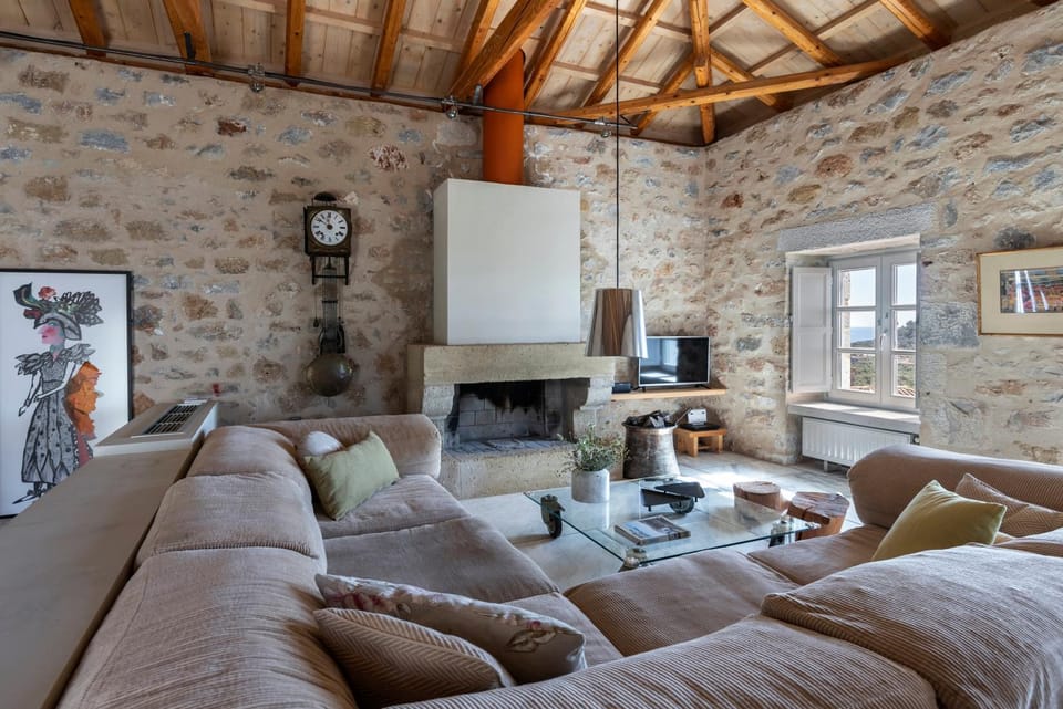 TV and multimedia, Living room, Seating area, flat iron
