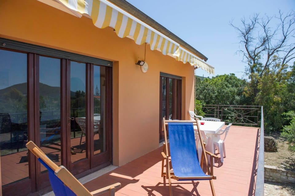 Patio, Facade/entrance, Balcony/Terrace