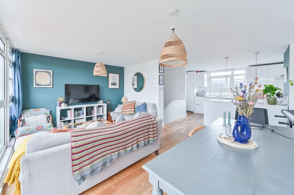 Beautiful 2 Beds Maisonette Apartment in London Borough of Southwark