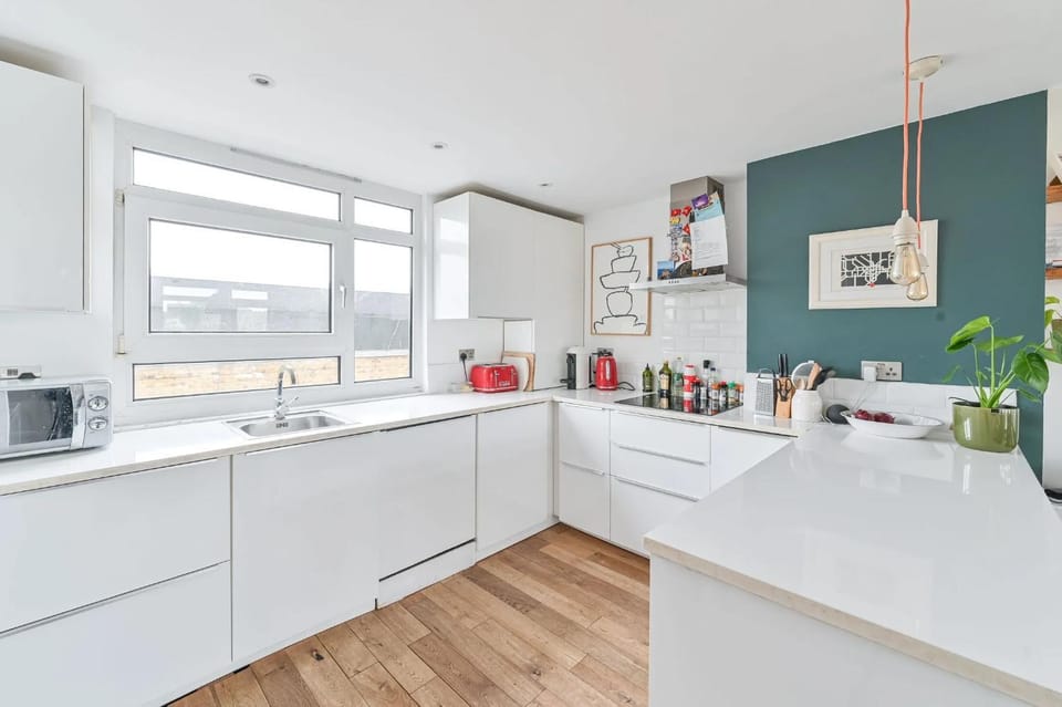 Beautiful 2 Beds Maisonette Apartment in London Borough of Southwark