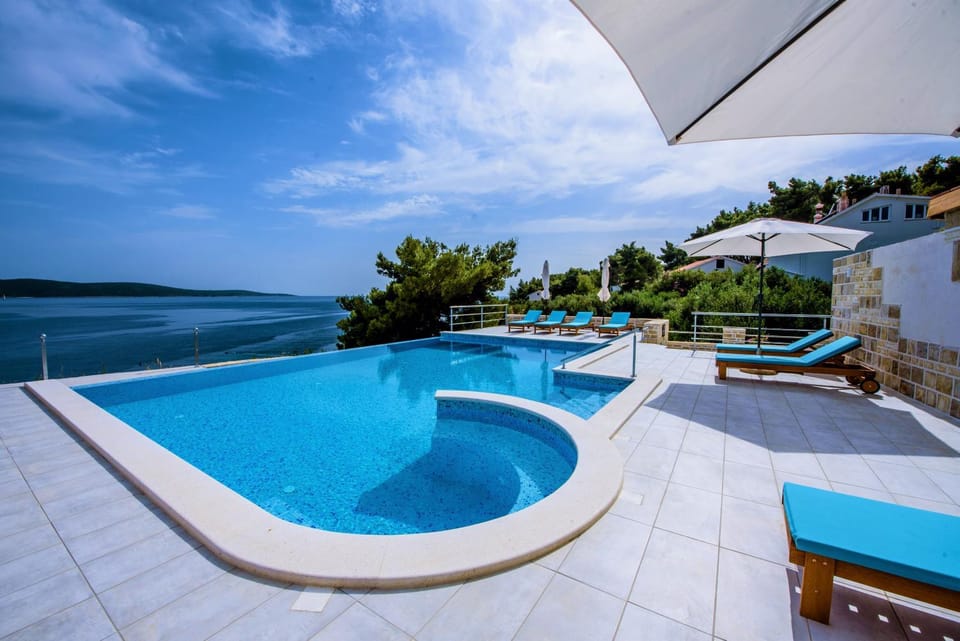 Pool view, Swimming pool