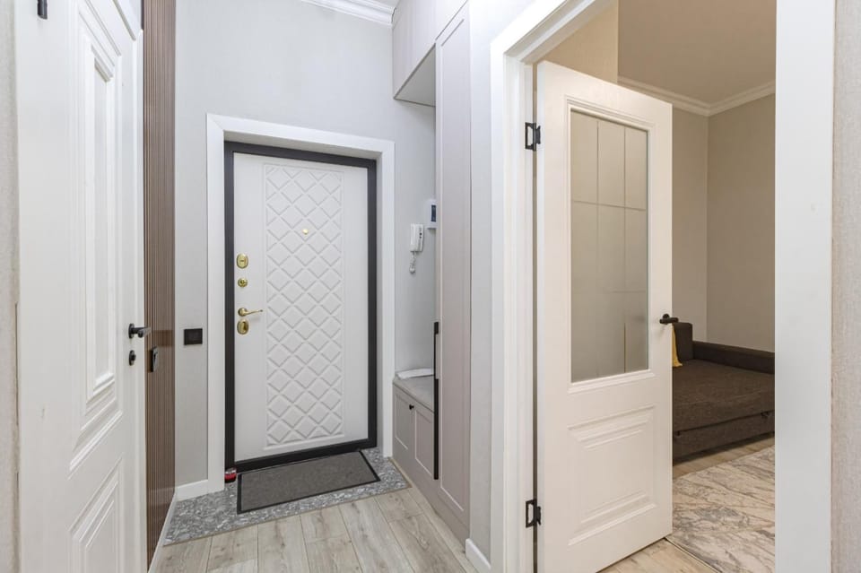 Теплая квартира в центре левого берега с удаленным доступом Apartment in Kazakhstan