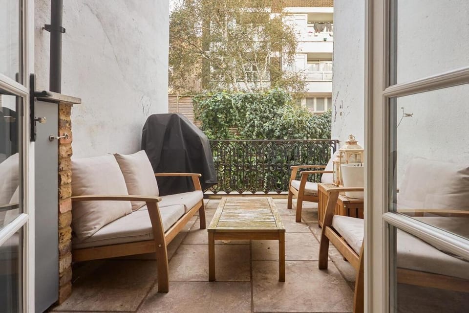 Notting Hill Home with Own Patio Apartment in City of Westminster