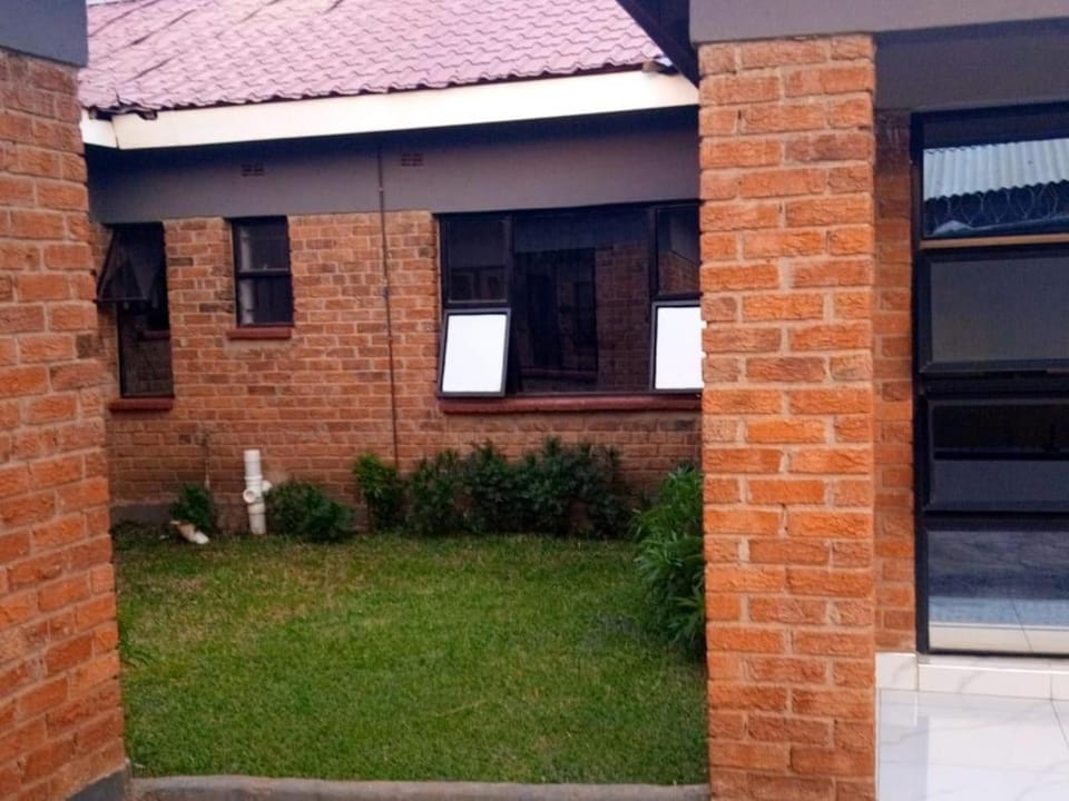 Suite Boutique Guest House Bed and Breakfast in Zimbabwe