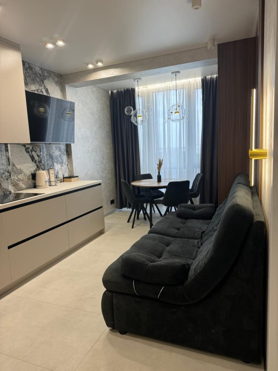 Затишна квартира в центрі з ДБЖ Apartment in Ukraine