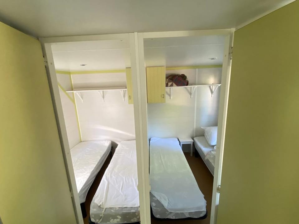 Mobil-home accueillant animaux - 6 pers. - FR-1-1061-1 Campground/ 
RV Resort in Occitanie