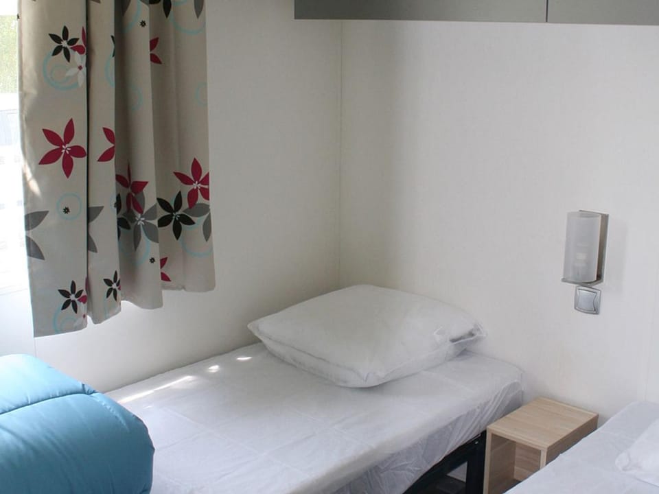 Mobil-home avec terrasse - 6 pers. - FR-1-1060-6 Campground/ 
RV Resort in Pays de la Loire