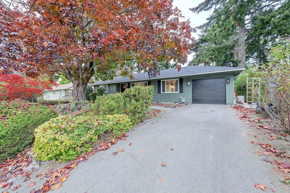 Des Moines Home Near SEA Airport & Light Rail House in Des Moines