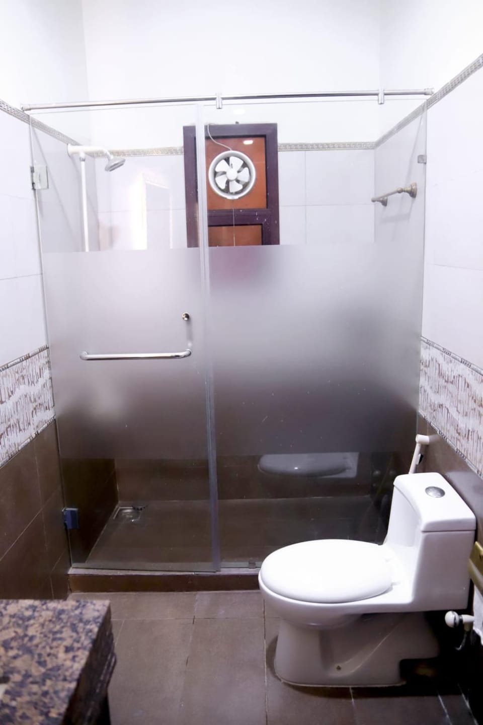 Terrific Beachside Residence Near Clock Tower Ph-6 House in Karachi