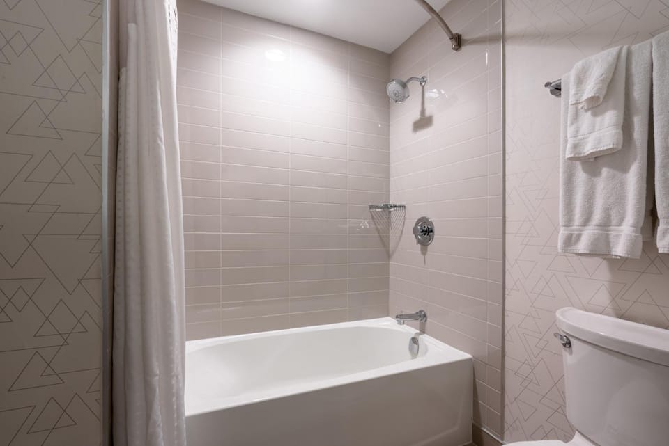 Bathroom, Bath, towels