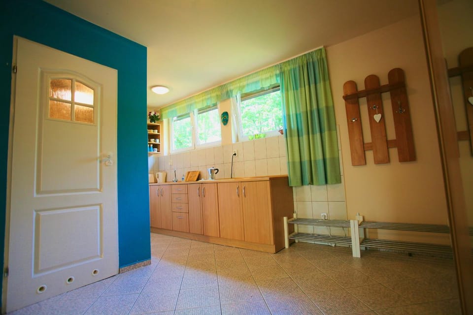 Property building, Coffee/tea facilities, Kitchen or kitchenette