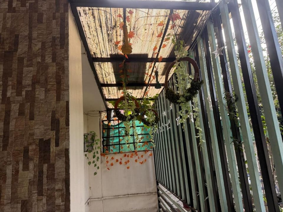 The Cuddlewood Cozy 2BHK Near RKMP Villa in India