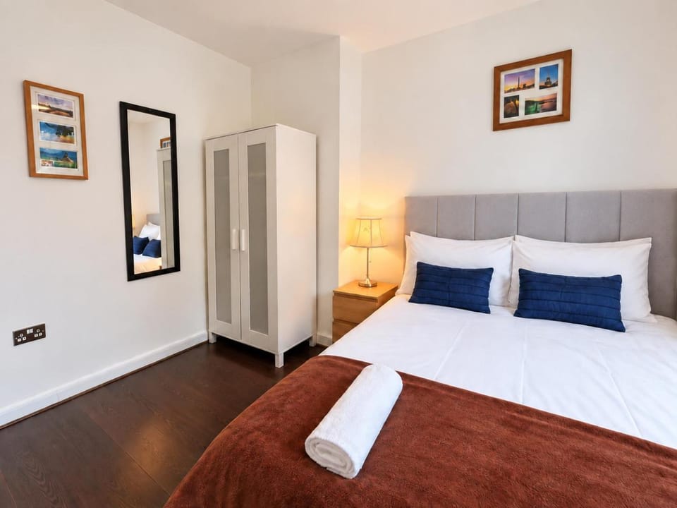 Bright Double Room near Canary Wharf Vacation rental in London Borough of Lewisham