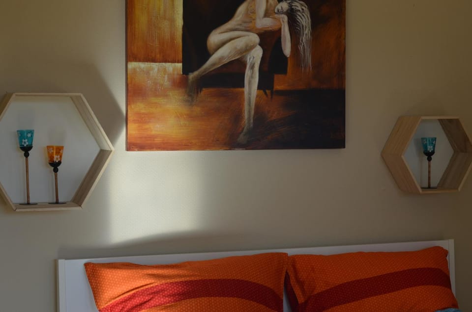 Bed, Photo of the whole room