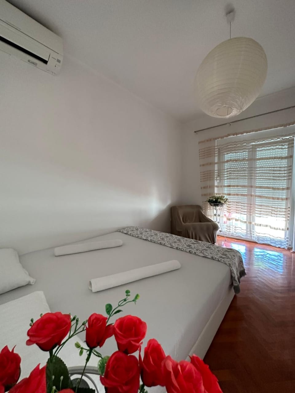 Bed, Bedroom, towels, air conditioner