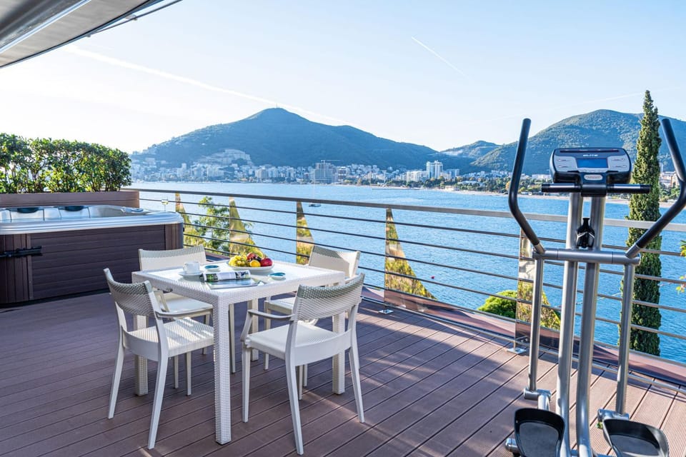 Hot Tub, Balcony/Terrace