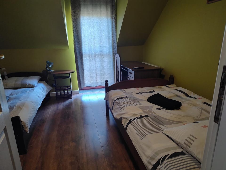Bed, Photo of the whole room, Bedroom, towels