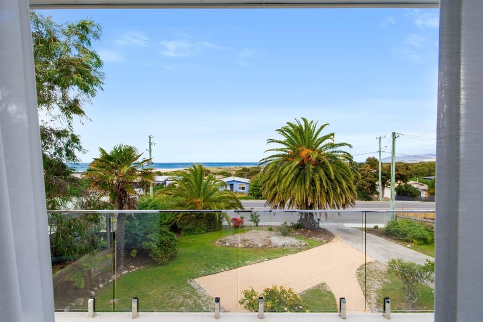 Natural landscape, Balcony/Terrace, Garden view, Sea view