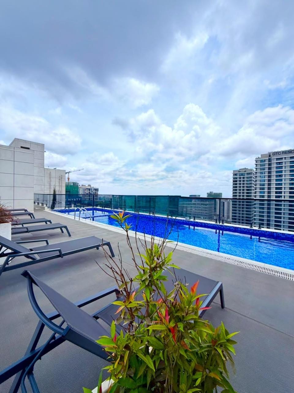 Tastefully Furnished 1bed 18th Fl,Pool,Gym,View Apartment in Nairobi County