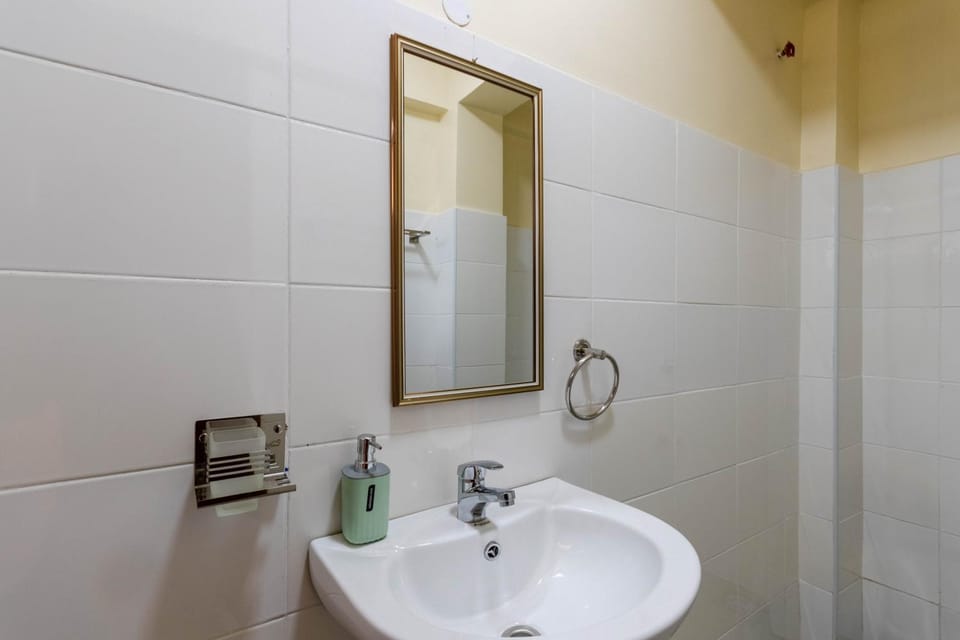 Azure Studio in CBD With Free WI-FI Apartment in Kenya