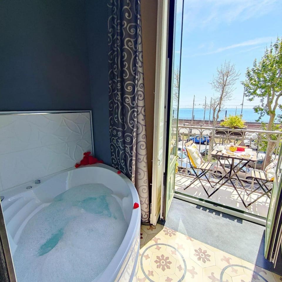 Hot Tub, Bedroom, Sea view