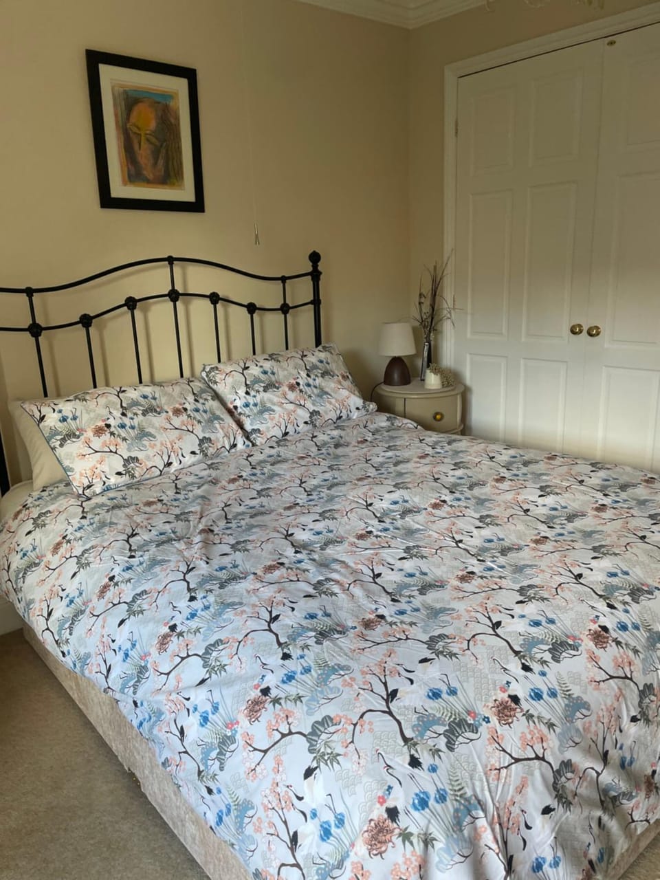 Bed, Photo of the whole room, Bedroom