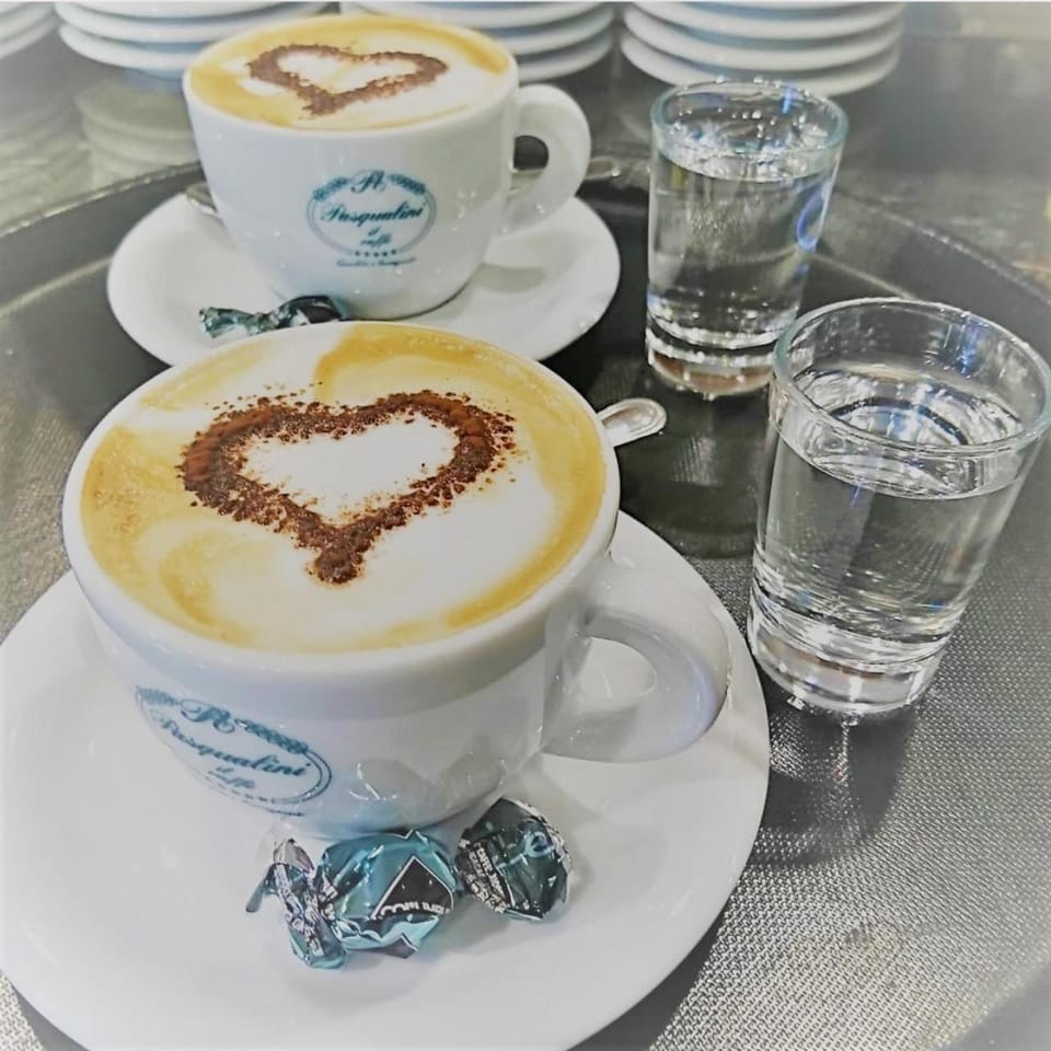 Lounge or bar, Continental breakfast, Italian breakfast, Drinks, Non alcoholic drinks