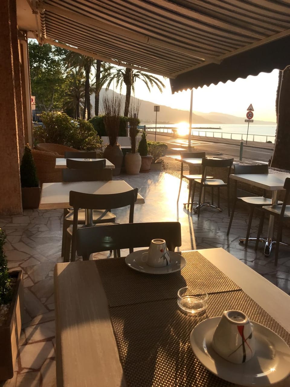 Restaurant/places to eat, Balcony/Terrace, Sunrise, Sunset