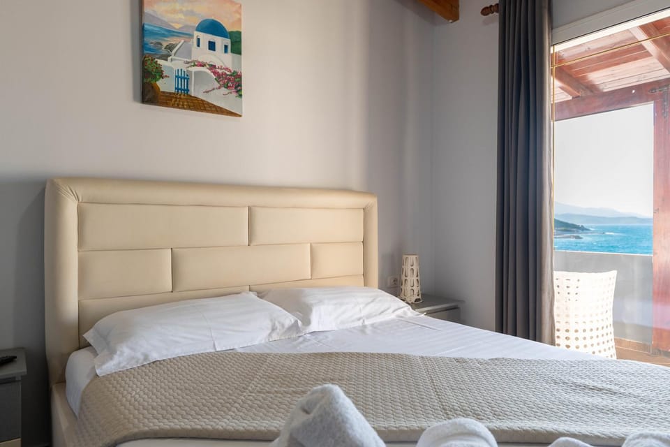 Bed, Photo of the whole room, Bedroom, Sea view
