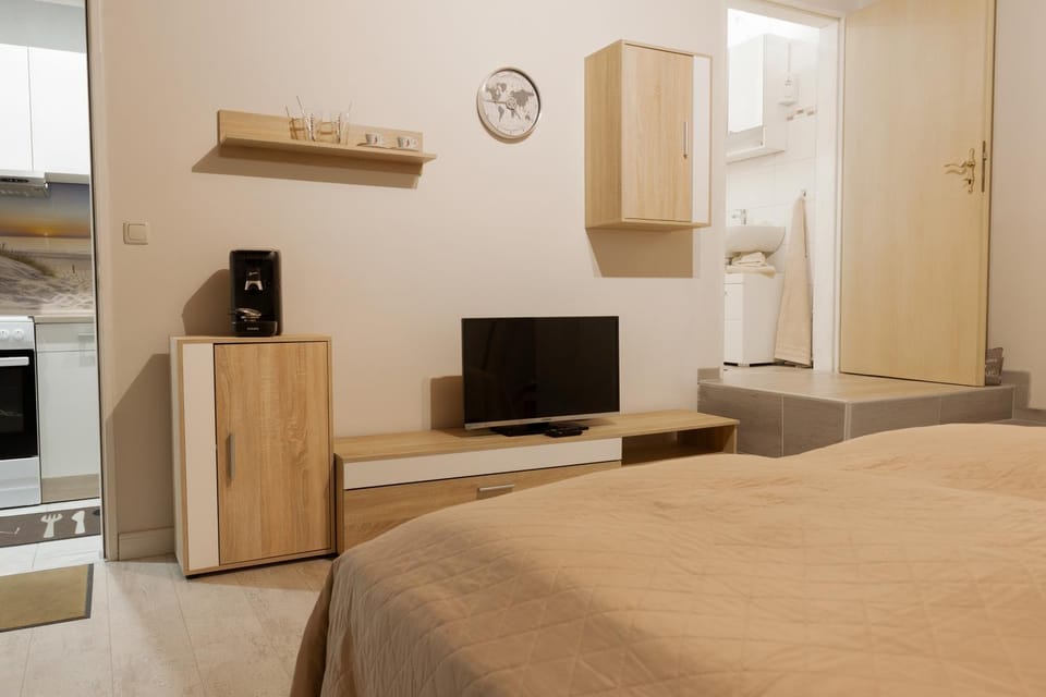 Living room, Bedroom