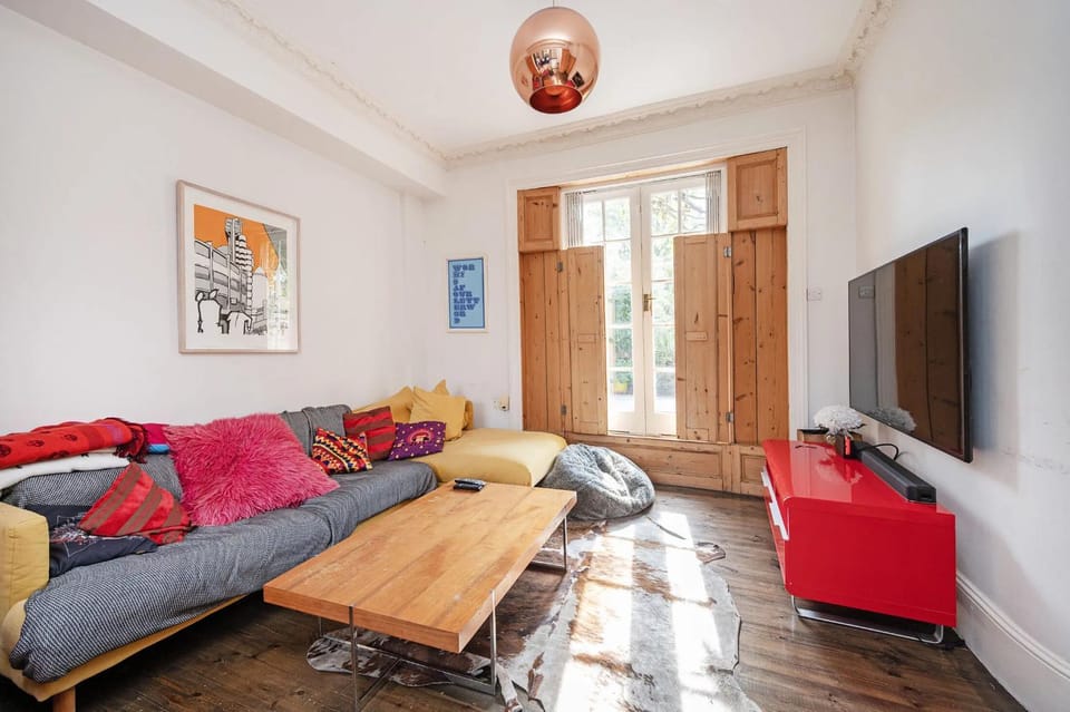 Communal lounge/ TV room, TV and multimedia, Seating area, Evening entertainment