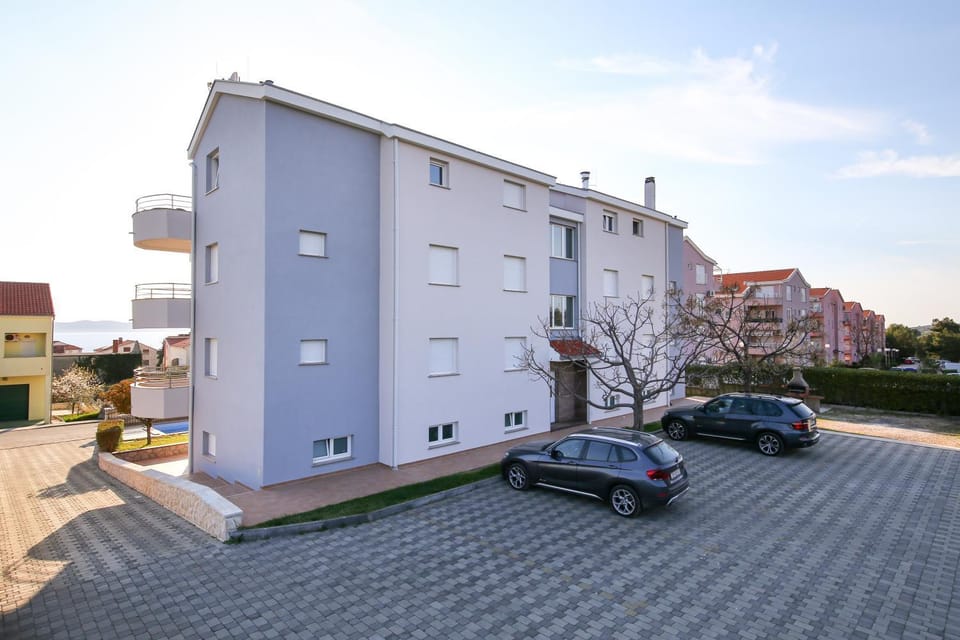 Property building, Facade/entrance, Neighbourhood, Natural landscape