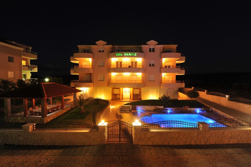 Facade/entrance, Swimming pool, Swimming pool