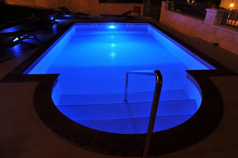 Decorative detail, Swimming pool, Swimming pool