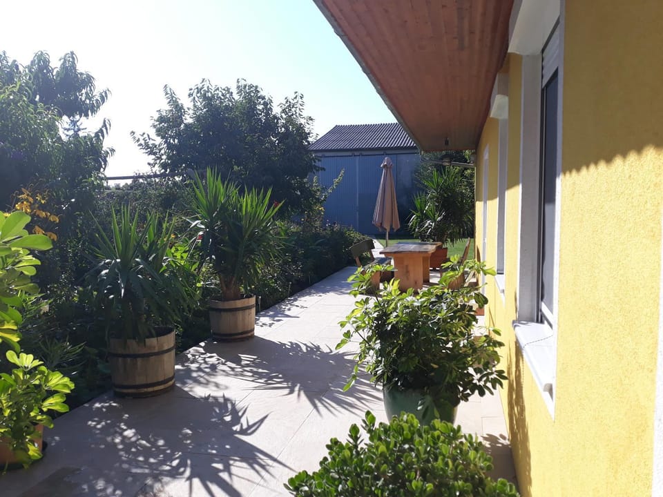 Property building, Facade/entrance, Garden, Facility for disabled guests