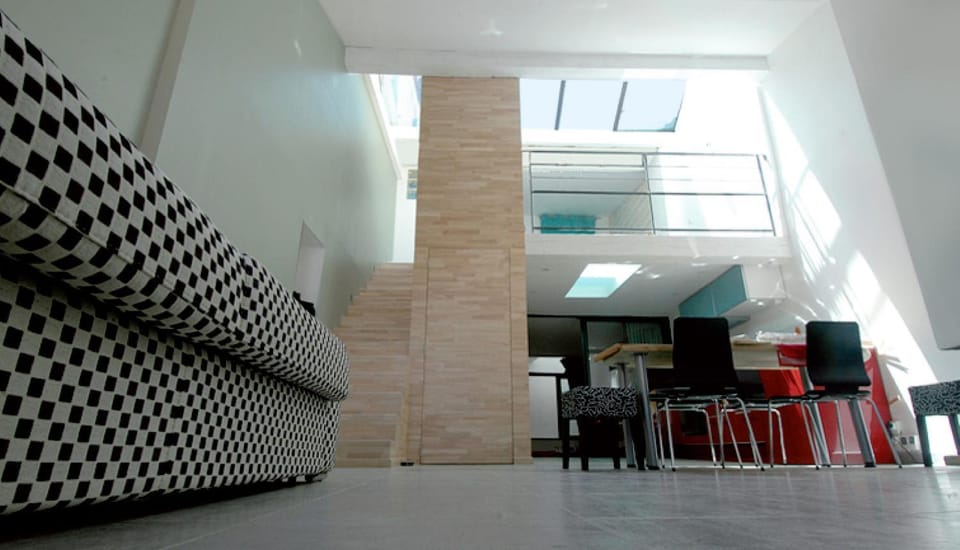 TV and multimedia, Coffee/tea facilities, Kitchen or kitchenette, Living room, Seating area, Dining area