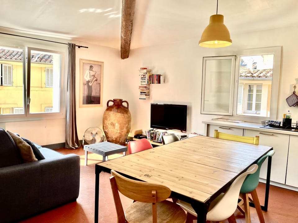 Lumineux Aix Plein Centre avec Parking privé Gratuit Apartment in Aix-en-Provence