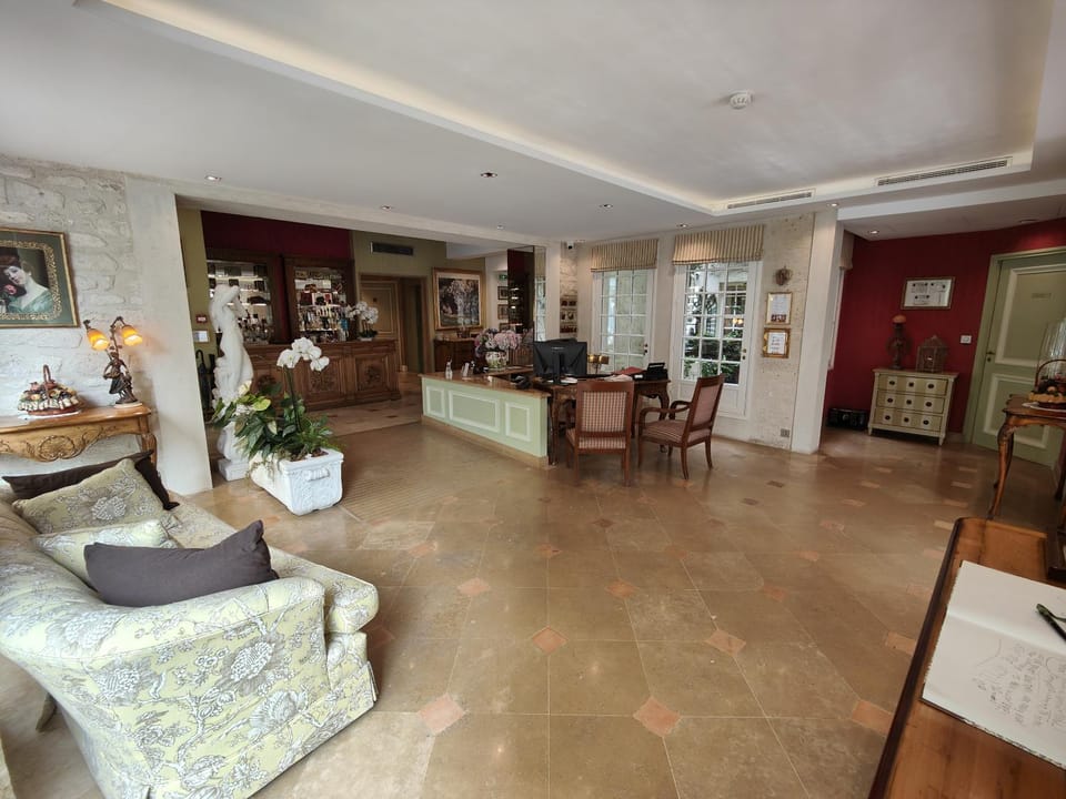 Property building, Lobby or reception