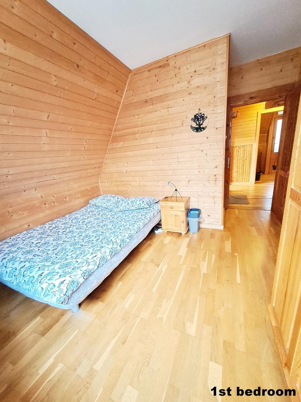 Bed, Photo of the whole room, Bedroom