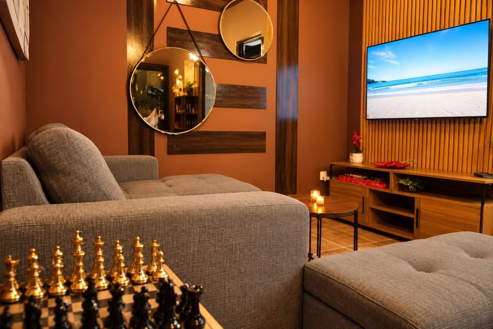 Communal lounge/ TV room, TV and multimedia, Living room, Seating area, Evening entertainment